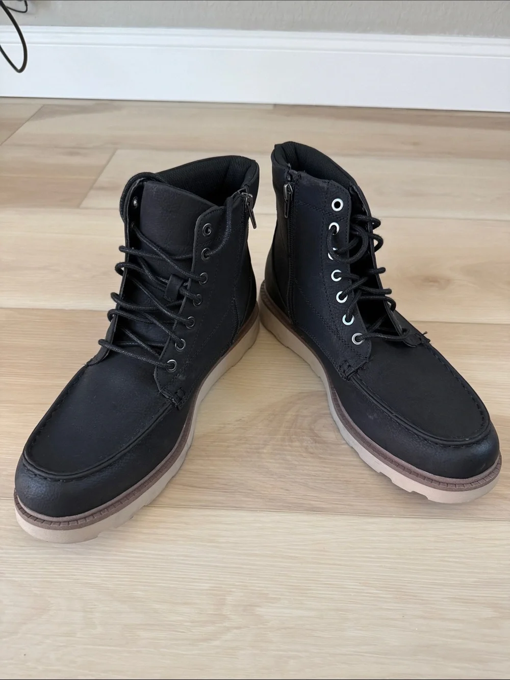 NWOB Dr. Scholl's Black Lace-Up Casual Ankle Boots with Tan Outsole Size 10